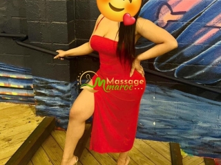belle-massage-avec-jolie-masseuse