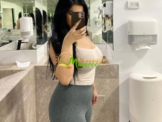 massage-de-lux-avec-charmante-masseuse
