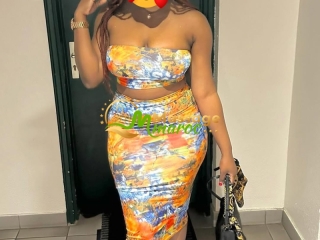 africaine-charmante-gentill-classe-mannequin-disponible-daba-daba