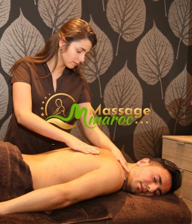 massage-et-hammam-avec-belle-masseuse-big-0